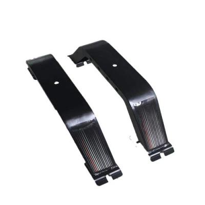 Uprights for fifth wheel  